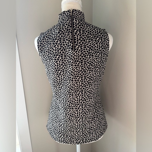 Reitmans Giraffe Print Sleeveless Turtleneck Blouse S - Picture 4 of 11